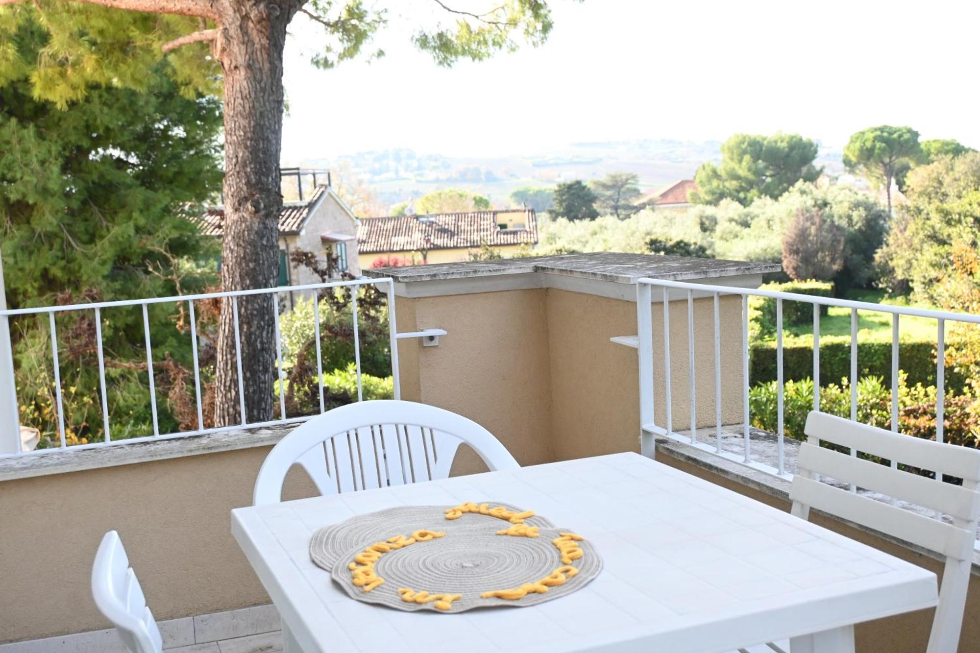 N185 - Numana, Meraviglioso Trilocale Con Terrazzo E Piscina Dış mekan fotoğraf