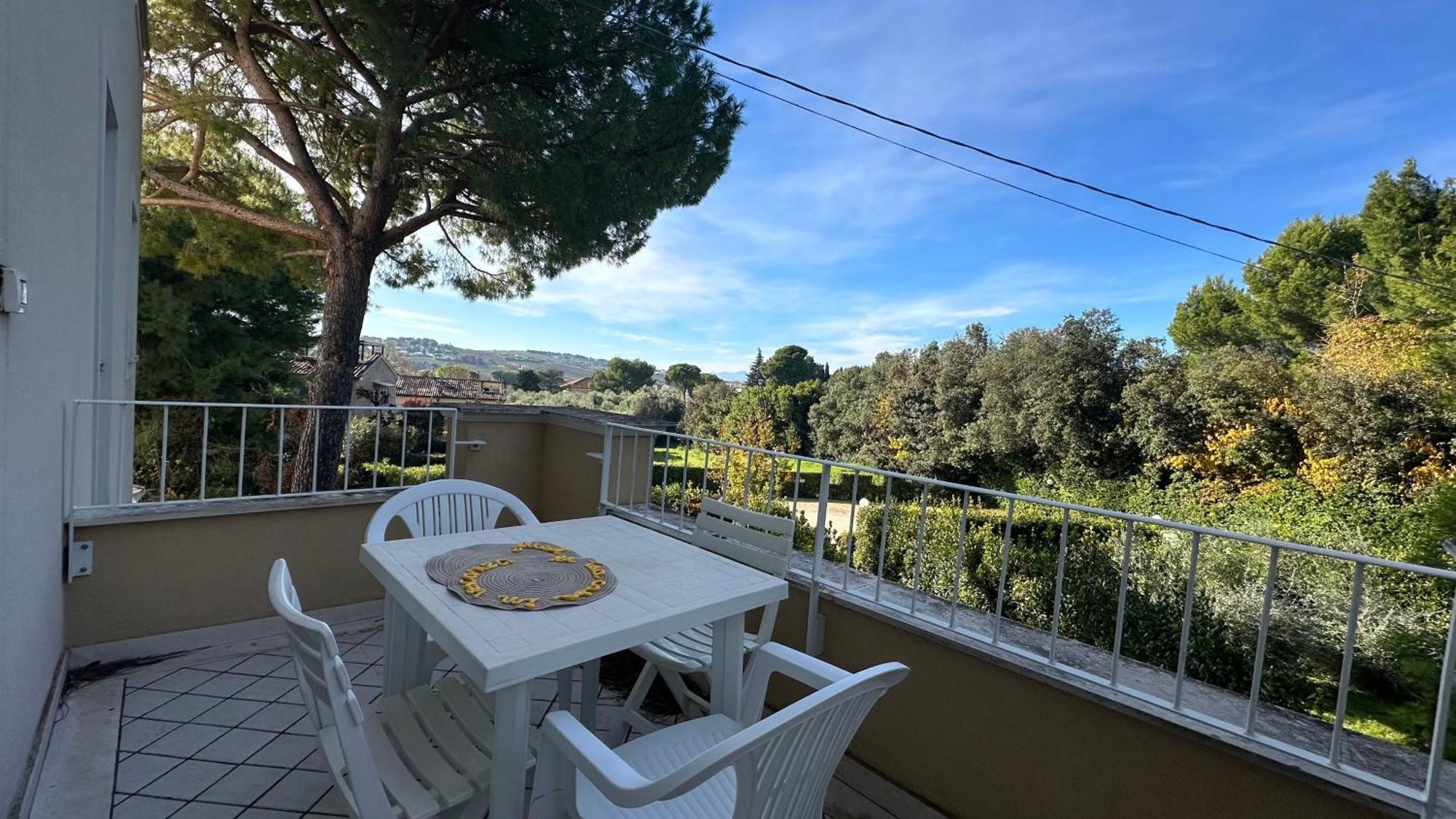 N185 - Numana, Meraviglioso Trilocale Con Terrazzo E Piscina Dış mekan fotoğraf